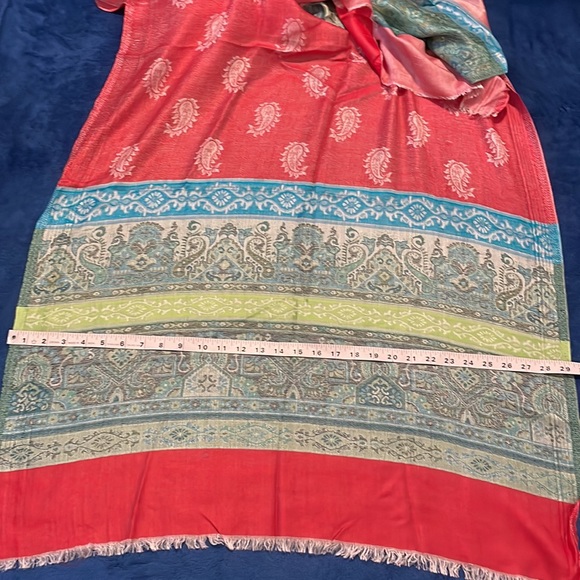 100% wool Winter Stole/ Scarf - Picture 3 of 3